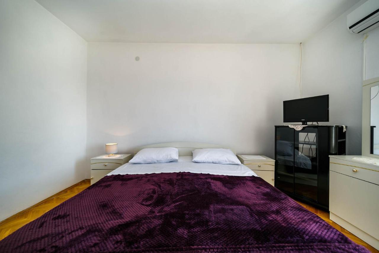 Apartments Mate Balote 54 크르크 외부 사진